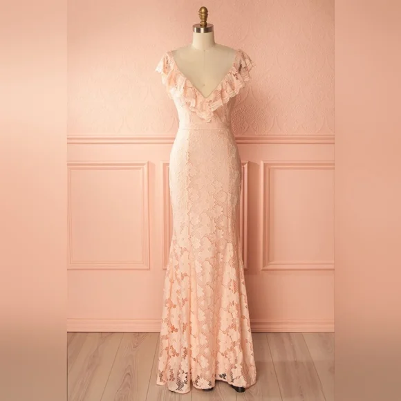 Maniju Pink Lace Feminine Floral Gown - Picture 1 of 8